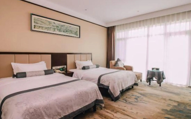 Grand Cloud View Hotel