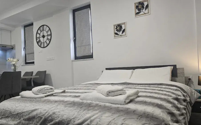 86 LCA - Stay Mackenzie Beach Luxurious Studio