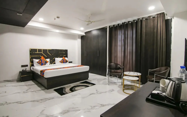 FabHotel Sky Suites Karkardooma
