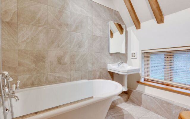 Holiday Home Three Oaks Barn