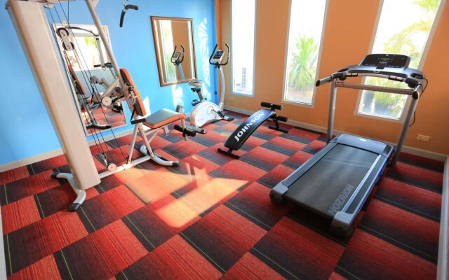 The Quarter Saphankhwai by UHG