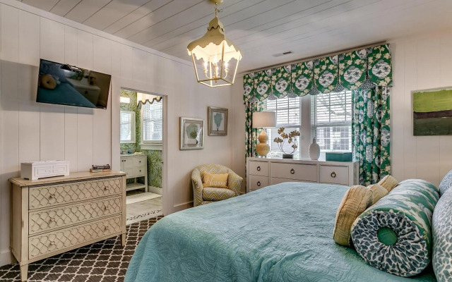 -Under The Sea (8 Bdrm / 7 Bath, Sleeps 22)