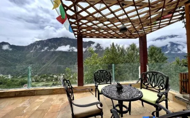 The Happy Bandmo's Home