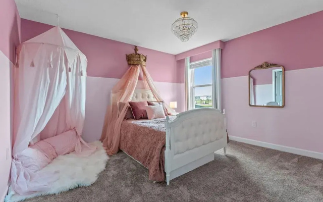 7BR Themed Bedroom and Pool 18 Guests