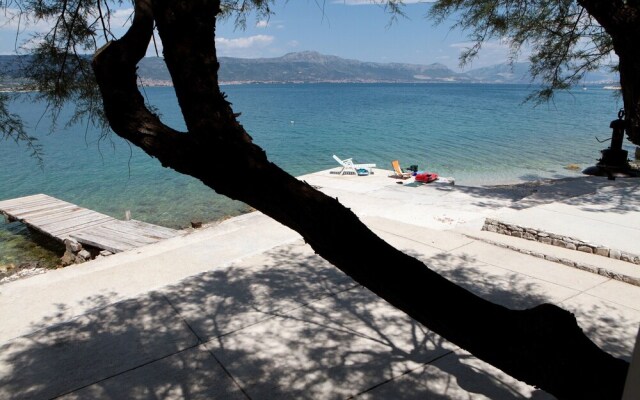 B - apt With Patio & sea View, Close to the Beach