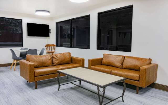 Super 8 by Wyndham Moss Point