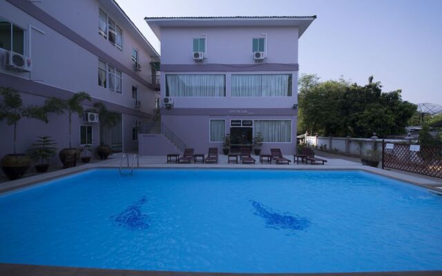 Shwe Poe Eain Hotel 1