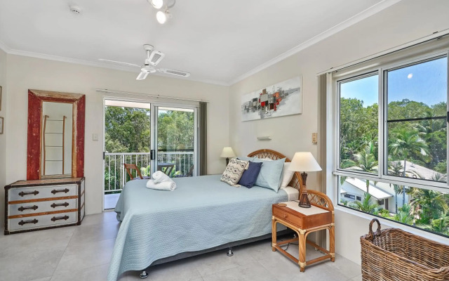 Golden Sands Beachfront Apartment Resort