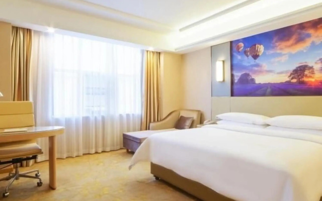 Vienna Hotel (Yiyang Heshan Xiufeng Park)