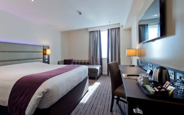 Premier Inn London Southgate Hotel