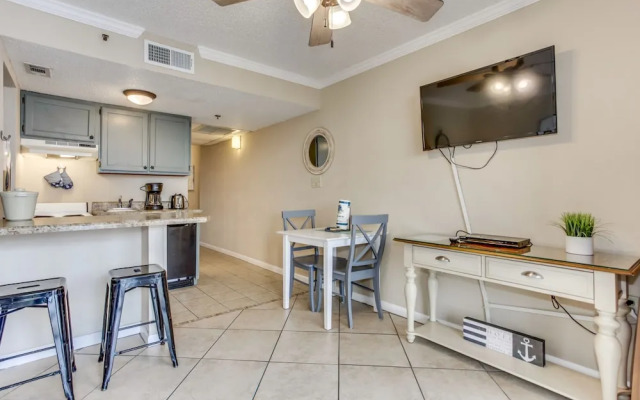 Hosteeva Oceanview Condos