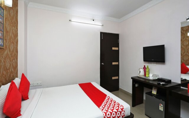OYO 988 Hotel Metropolis Inn
