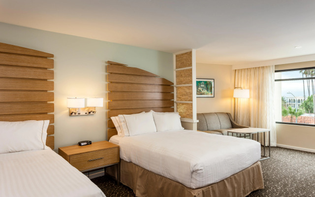 Holiday Inn Express & Suites La Jolla – Windansea Beach by IHG