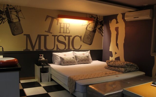 Green B' Hotel