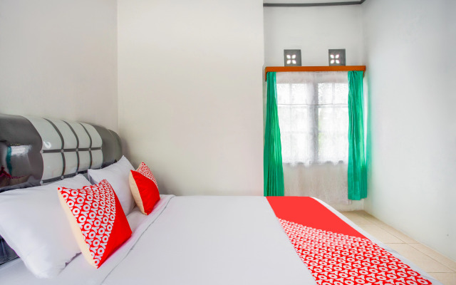 Putri Residence Syariah by OYO Rooms