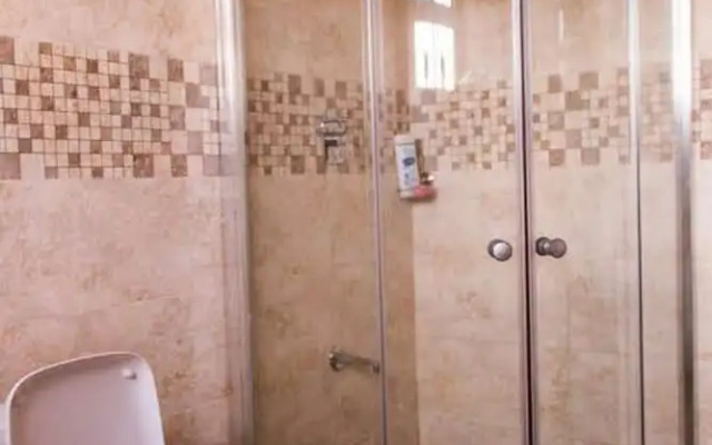 Huku Qwetu C5 City Breeze Apartment
