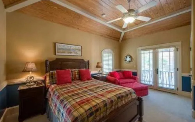 Pelican by RedAwning