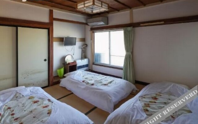 Fujiyoshida Youth Hostel