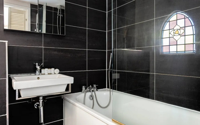 Odhams Walk by Onefinestay