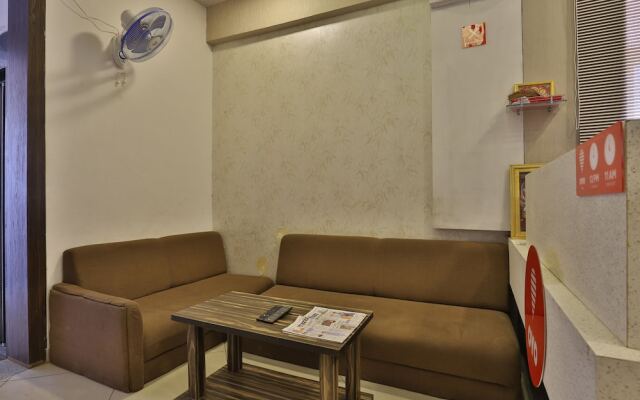 OYO 11649 Hotel Mahima