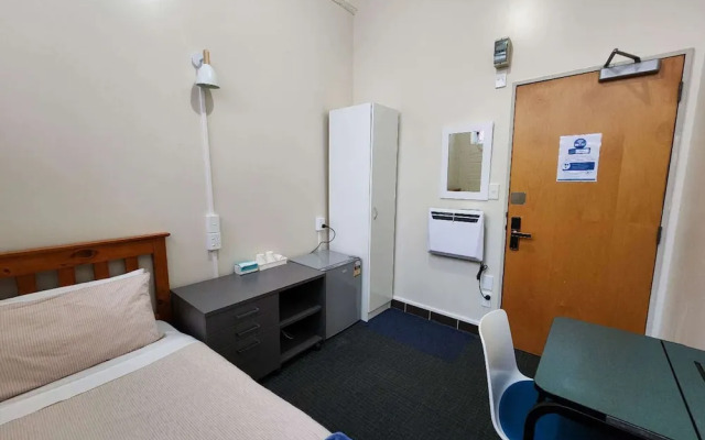 Oceanic Hostel
