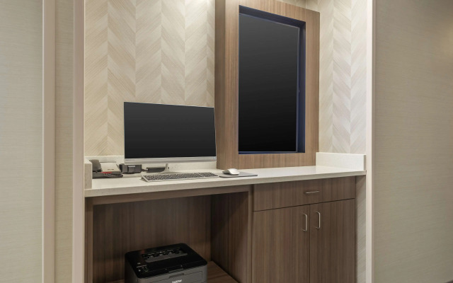 Best Western St. Clairsville Inn & Suites