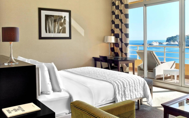 Le Meridien Beach Plaza