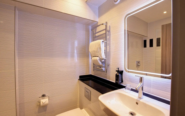 City Sleeper at Royal National Hotel