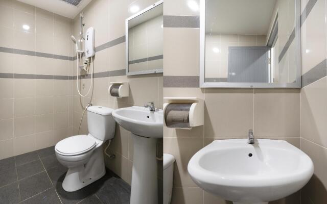 OYO 89960 Manjung Inn Hotel