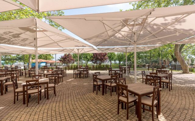 Cronwell Platamon Resort