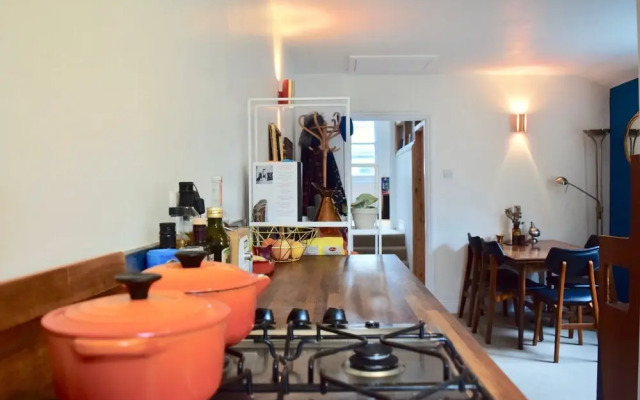 Stylish and Spacious 1 Bed Flat in Hackney