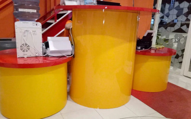 Front One Budget Hotel Tirtonadi Solo