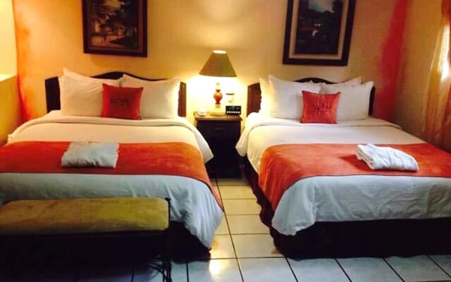 Hotel Camino Maya