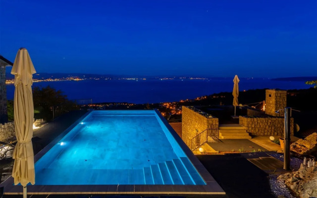 Villa Karla in Poljane