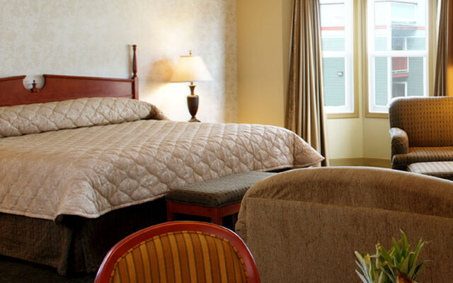 Holland America Dawson City Inn