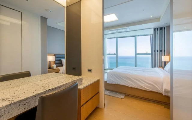 LCT Residence Y Collection
