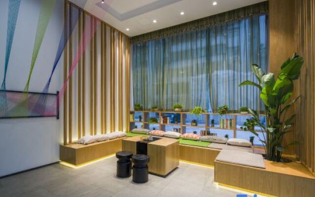 TRUE GO Hotel (Shenzhen Futian Shangsha Subway Station)