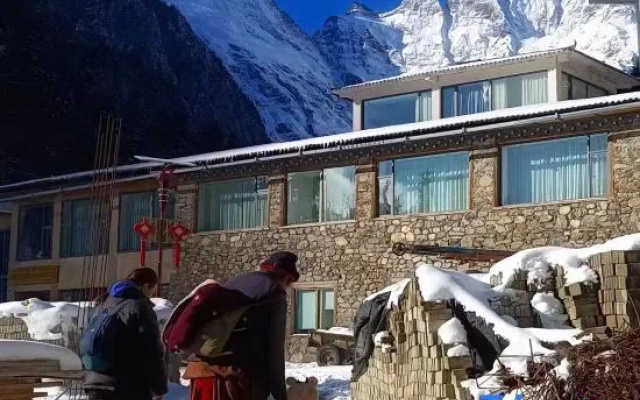 Zouqi Luxing Hotel (Yubeng Village)