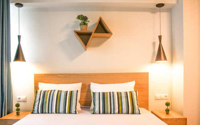 Dynasta Central Suites