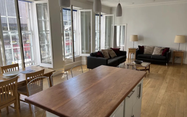 Central 1-bed Apartment in Inverness, Sleeps 4