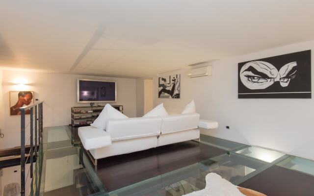 Rsh Pantheon Luxury Hi Tech Apartment