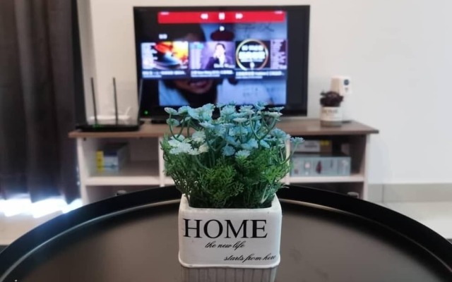 Woodsbury Suite by Homez Suite