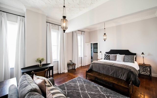 The Inn at Castle Hill