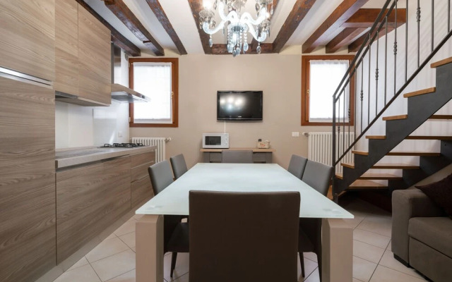 Design Palace Apartments