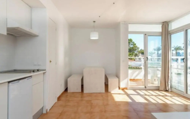 Neighbours Beach Apartments