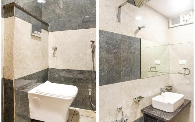 OYO 78427 Collection O Hotel Raj Regent