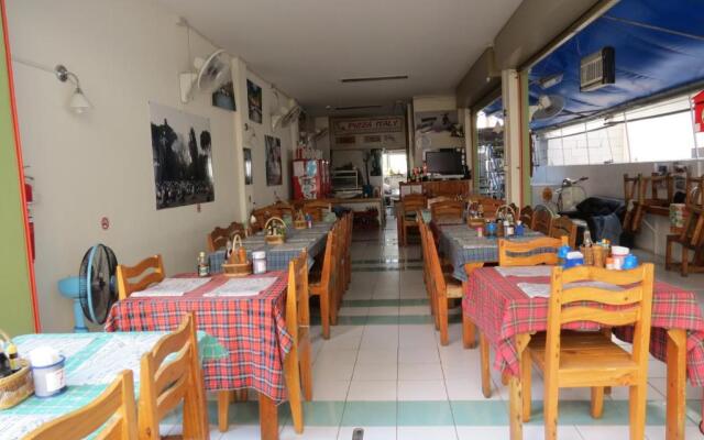 Pizza Italy Restaurant & Guesthouse