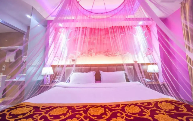 Huaxiang Shengshi Hotel