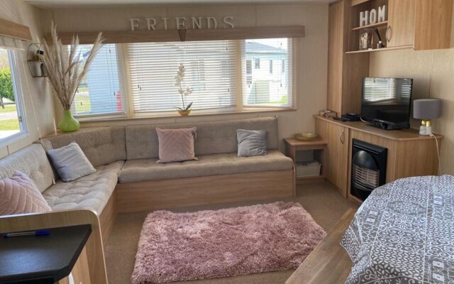 Stunning 8-berth Caravan in Tattershall Lakes