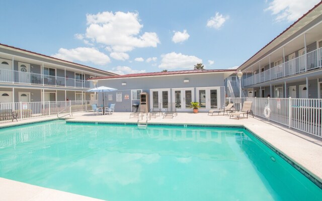 Oak Shores 66